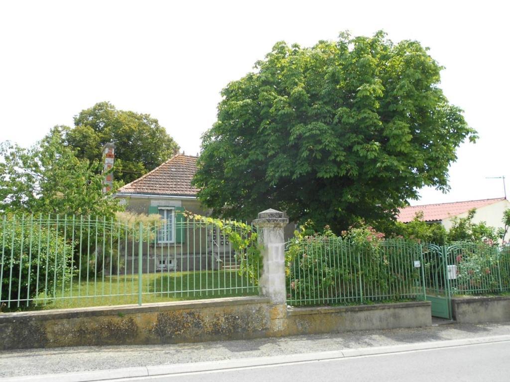 Villanelle L'Ile-d'Elle Exterior foto